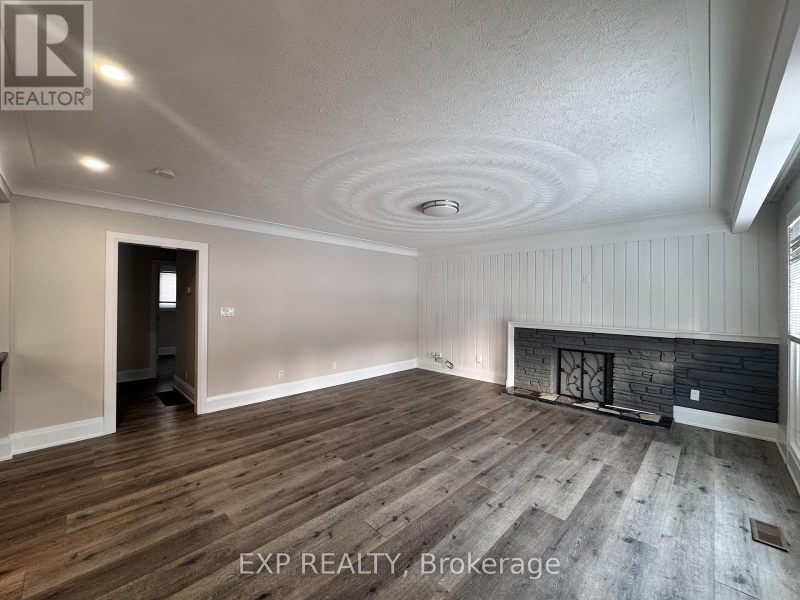 324 West 5Th Street, Hamilton, ON - Indoor Photo Showing Other Room