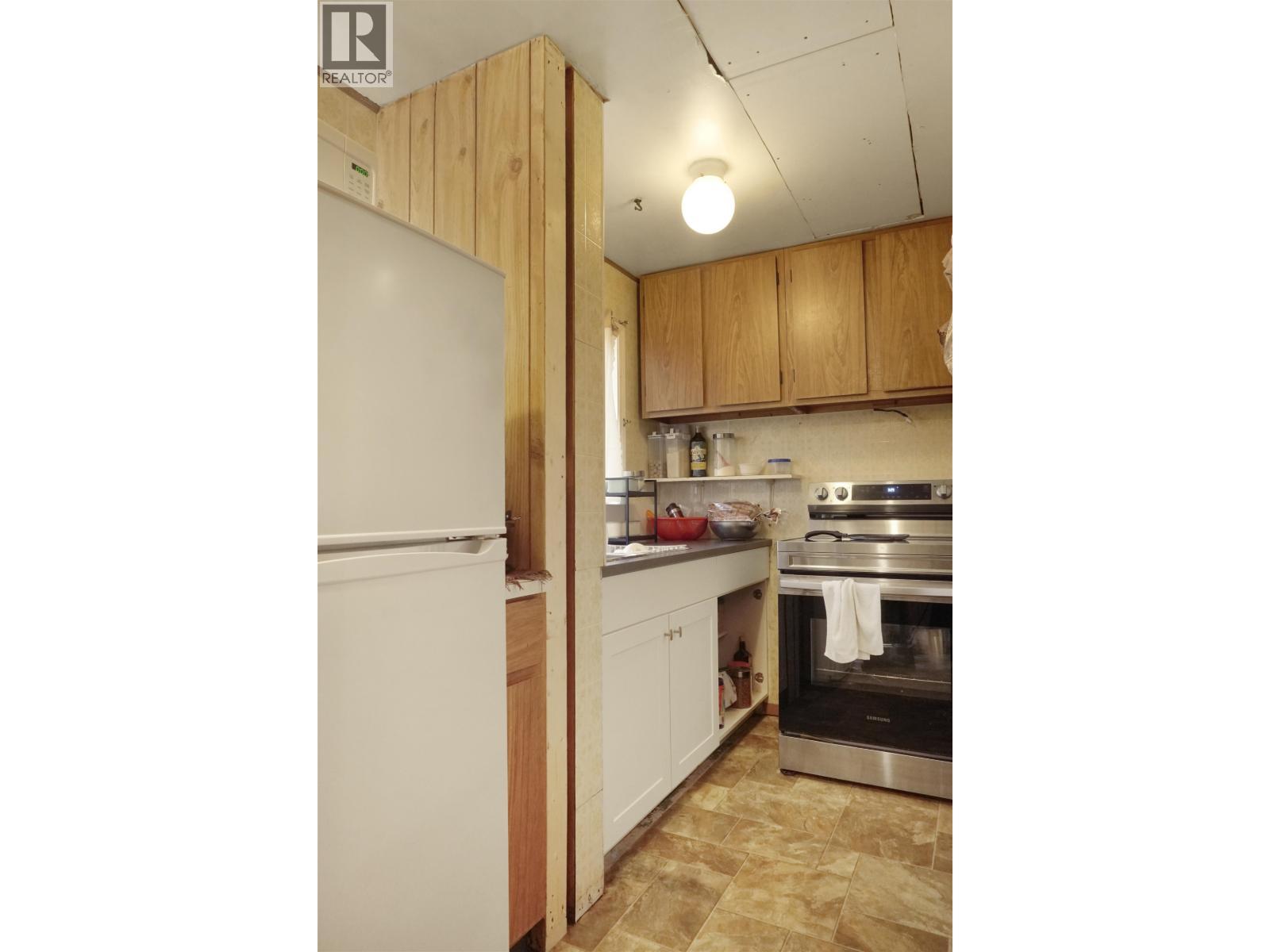 19 Widgeon Street, Kitimat, BC - Indoor Photo Showing Kitchen