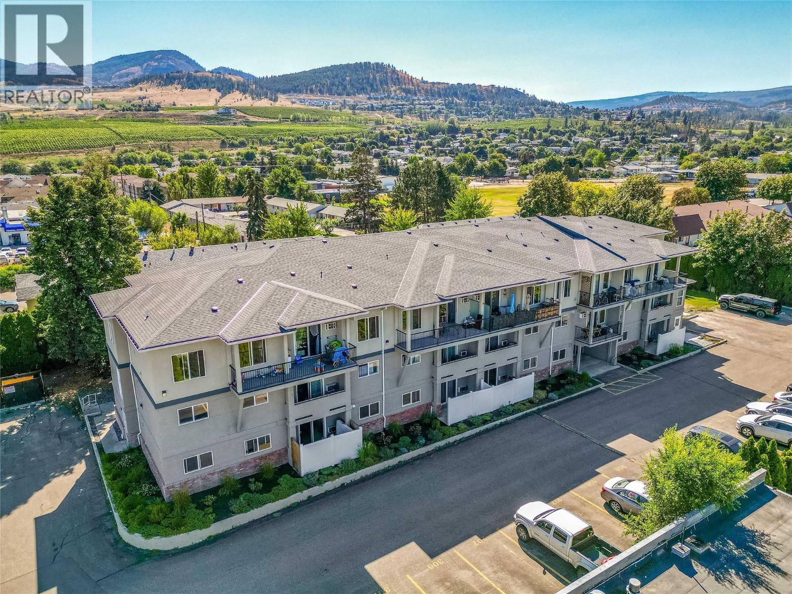 205 Highway 33 E, Kelowna, BC - Outdoor With View