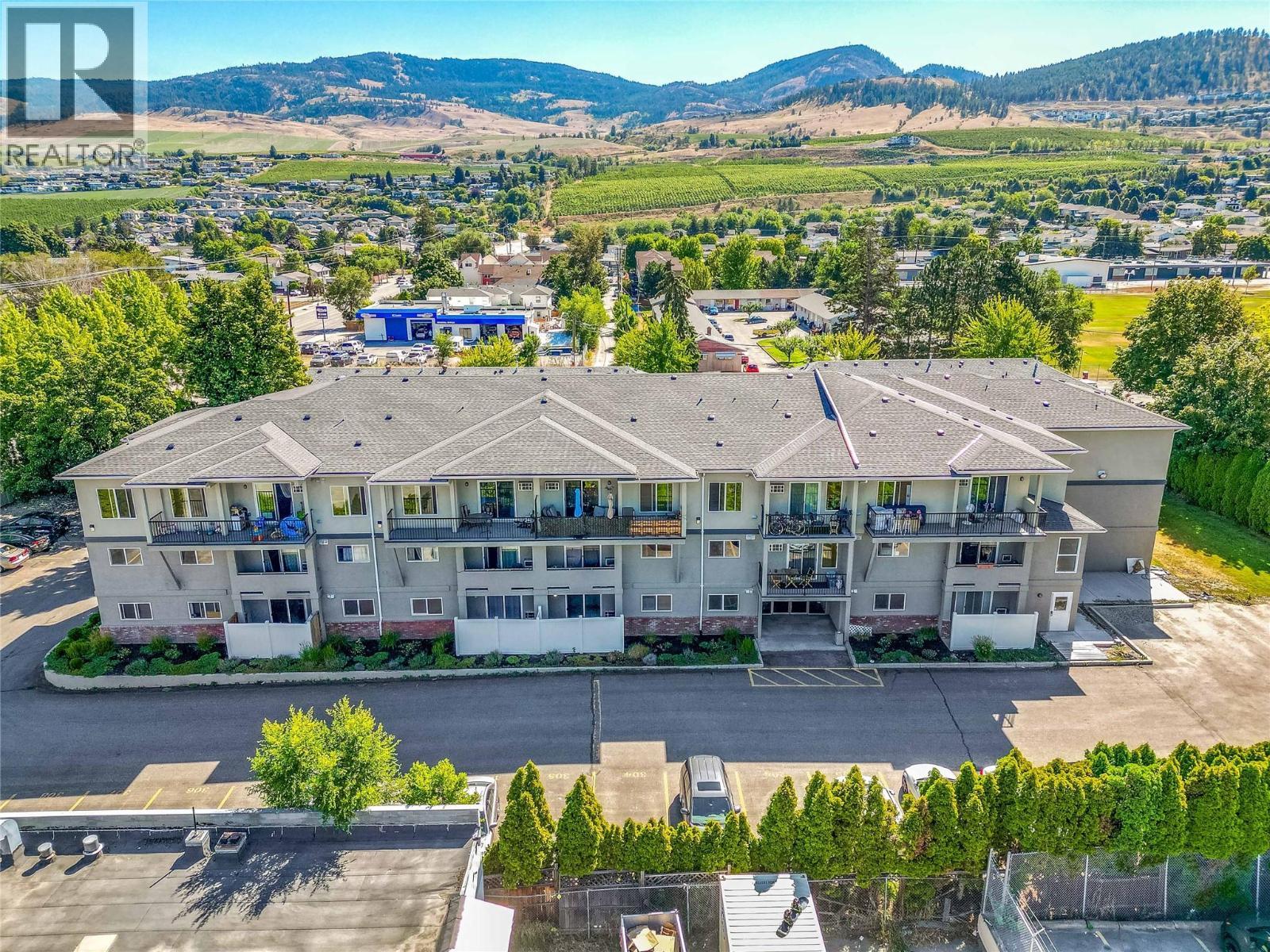 205 Highway 33 E, Kelowna, BC - Outdoor With View