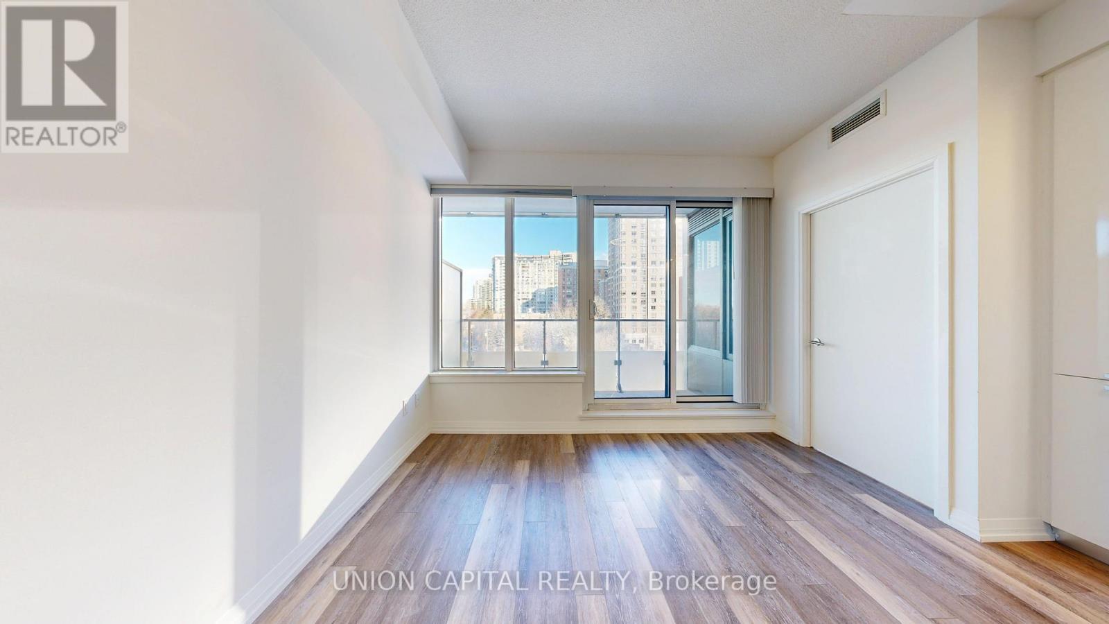 715 - 75 Canterbury Place, Toronto, ON - Indoor Photo Showing Other Room