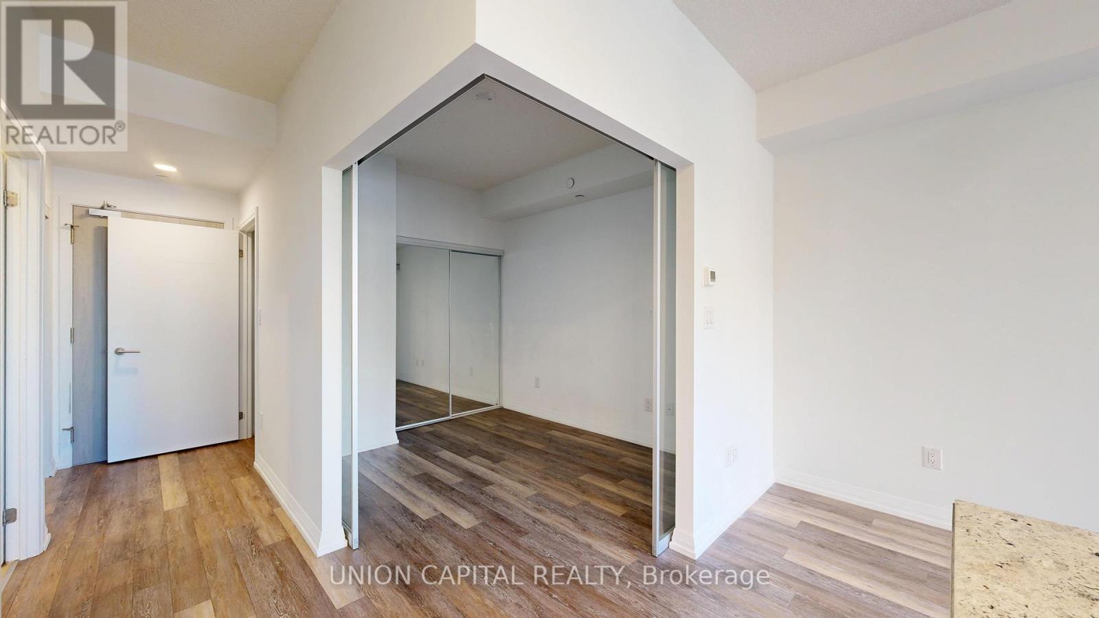 715 - 75 Canterbury Place, Toronto, ON - Indoor Photo Showing Other Room