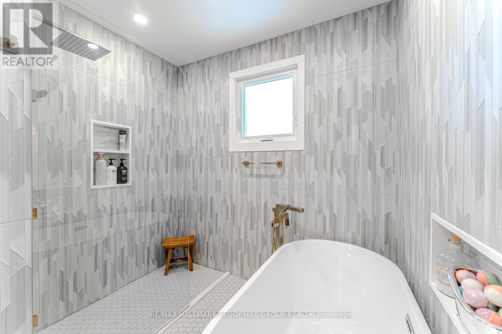 59 Lankin Boulevard, Orillia, ON - Indoor Photo Showing Bathroom