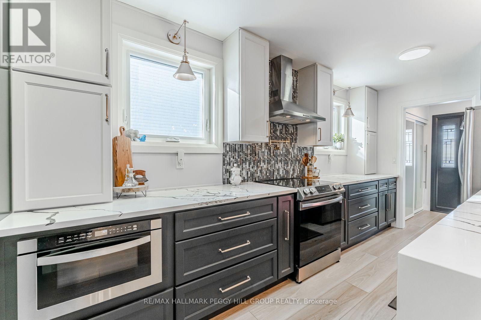 59 Lankin Boulevard, Orillia, ON - Indoor Photo Showing Kitchen With Stainless Steel Kitchen With Upgraded Kitchen