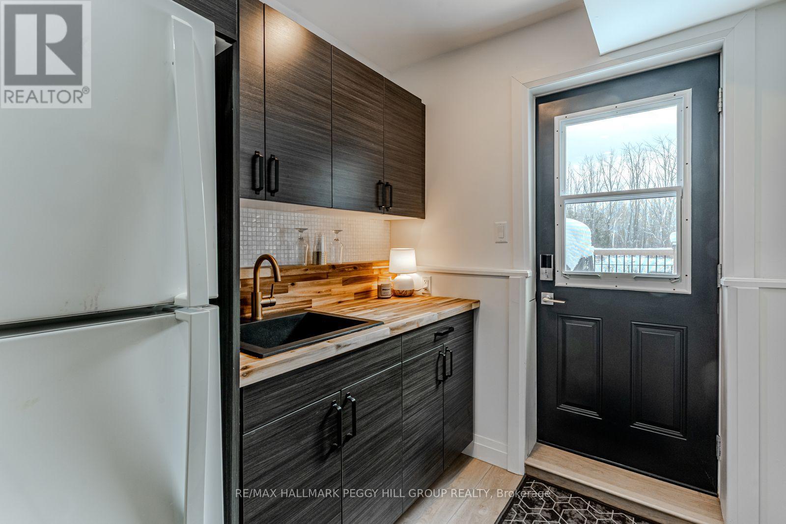 59 Lankin Boulevard, Orillia, ON - Indoor Photo Showing Kitchen