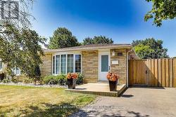 116 FALLINGDALE CRESCENT Brampton, ON L6T 3J6