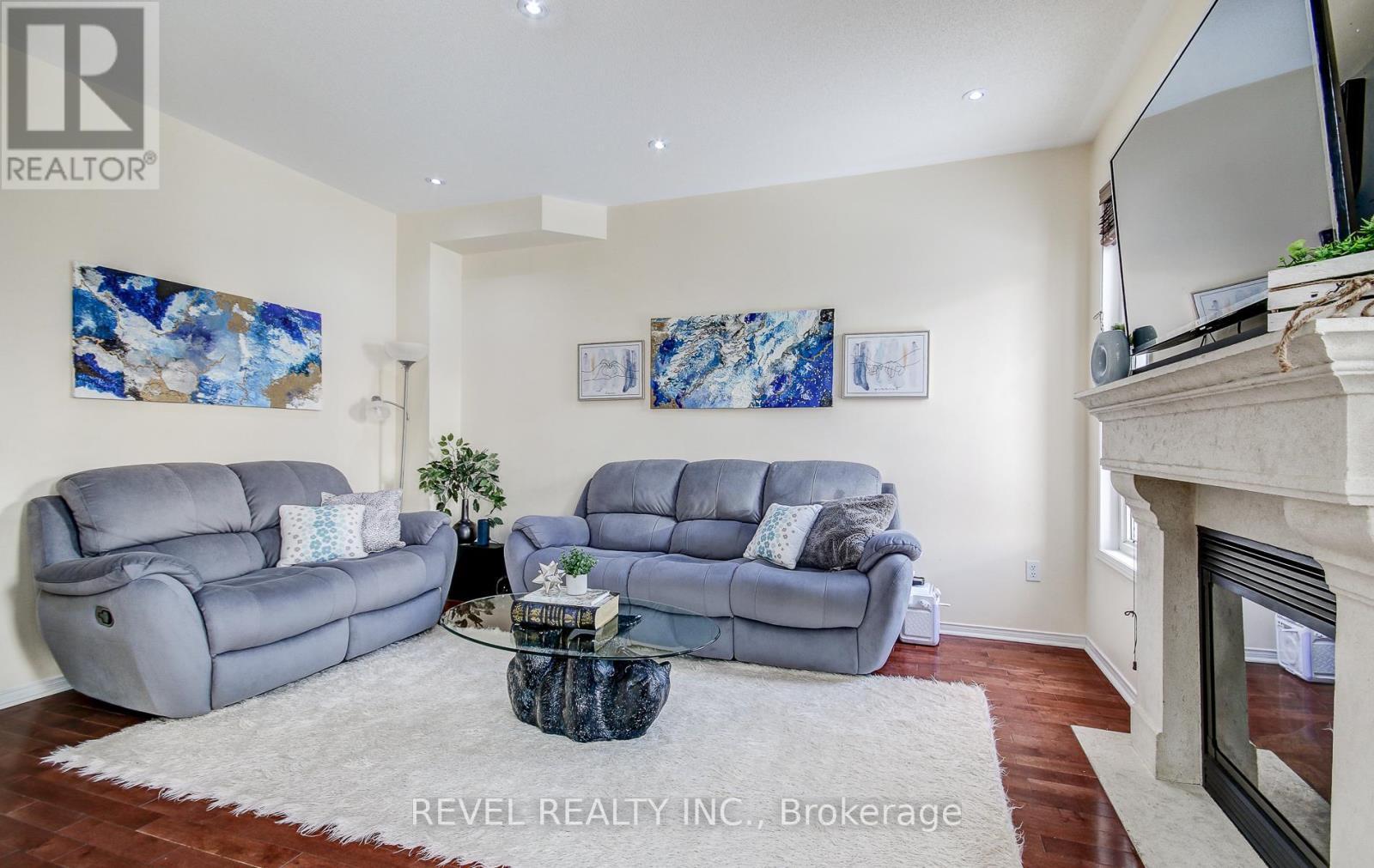 5 Treegrove Crescent, Brampton, ON - Indoor Photo Showing Living Room With Fireplace