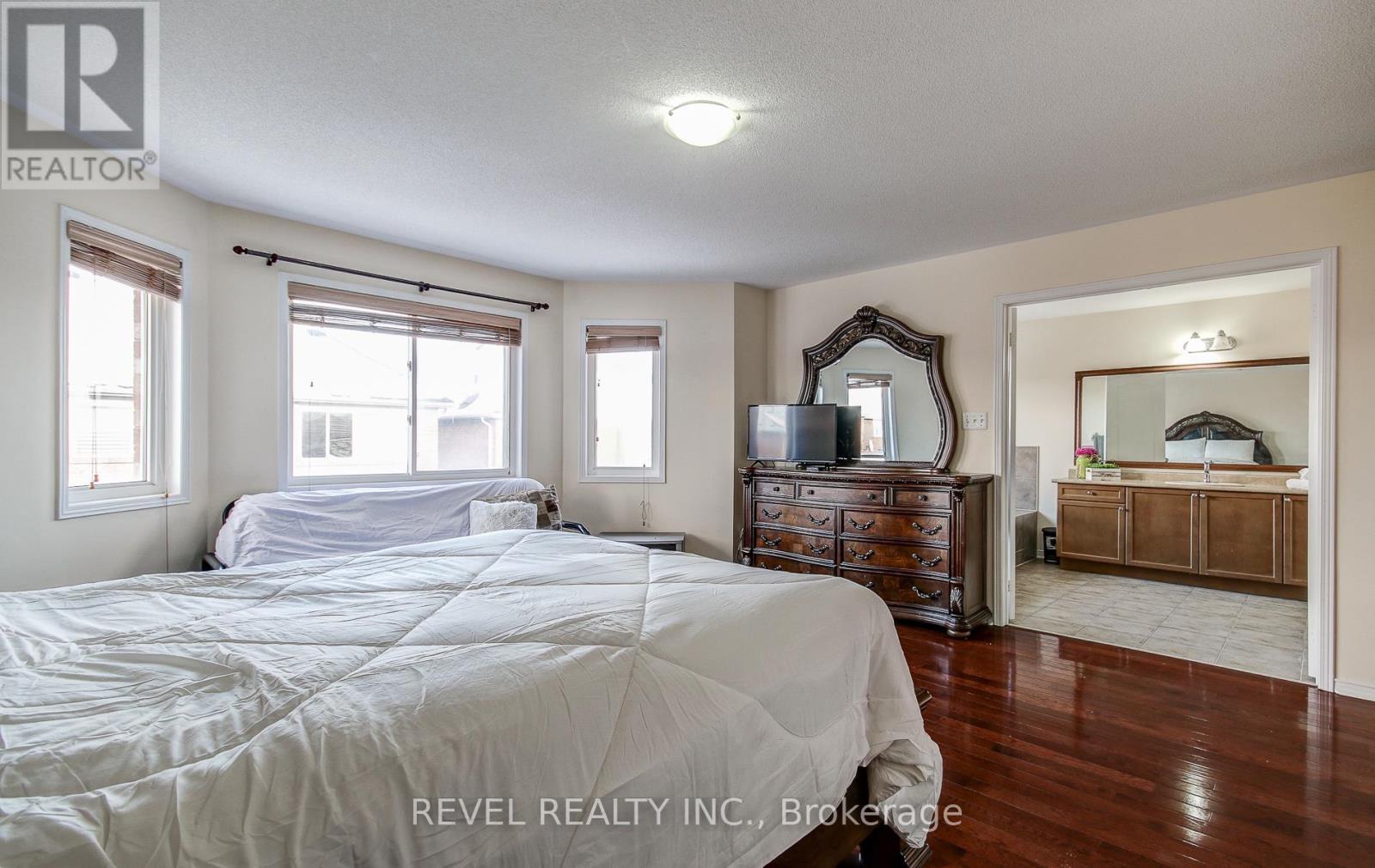 5 Treegrove Crescent, Brampton, ON - Indoor Photo Showing Bedroom