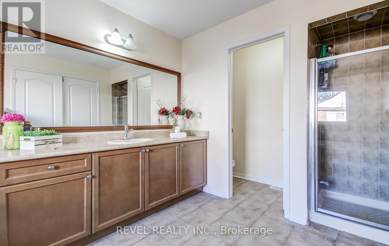 5 Treegrove Crescent, Brampton, ON - Indoor