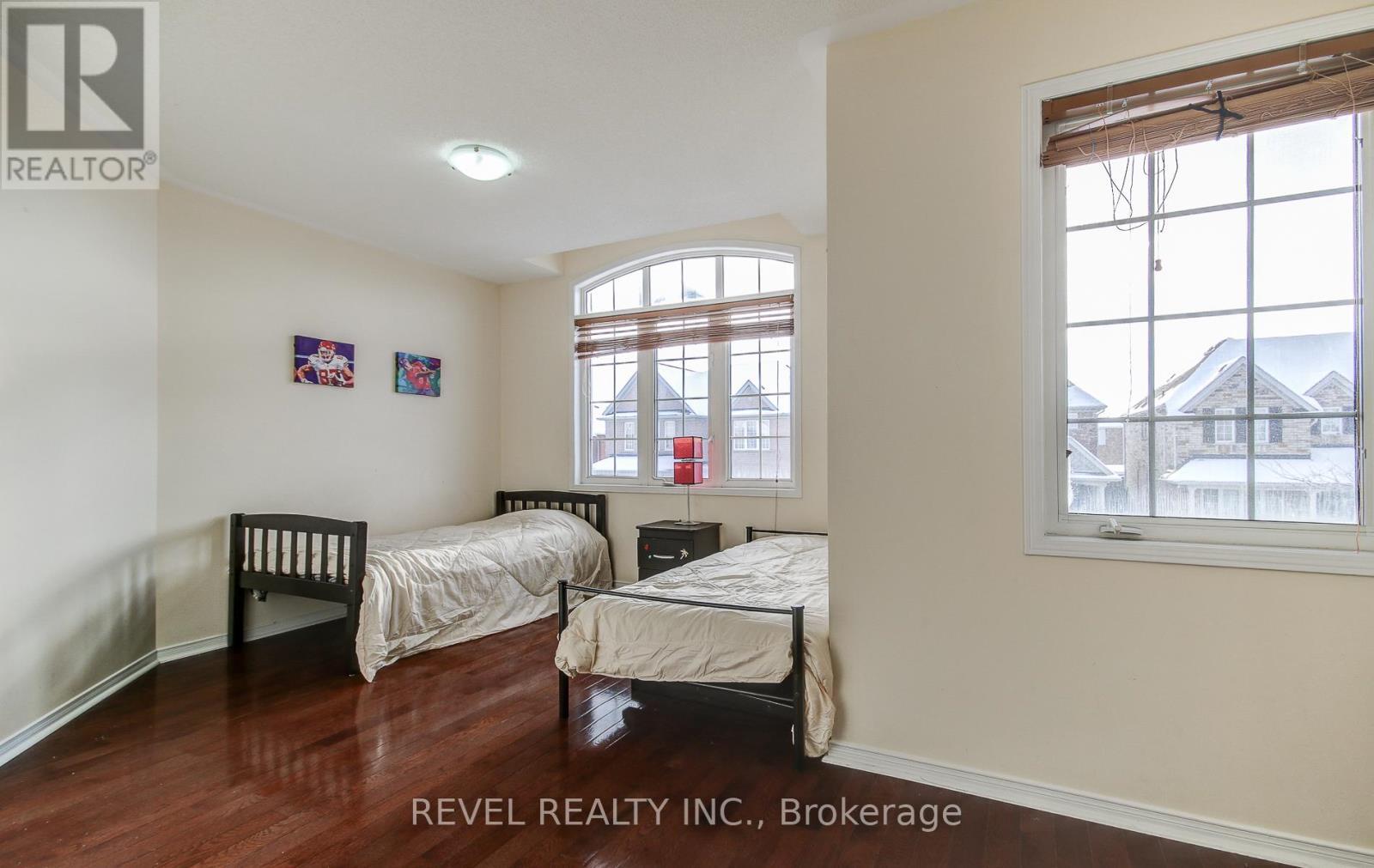 5 Treegrove Crescent, Brampton, ON - Indoor Photo Showing Bedroom