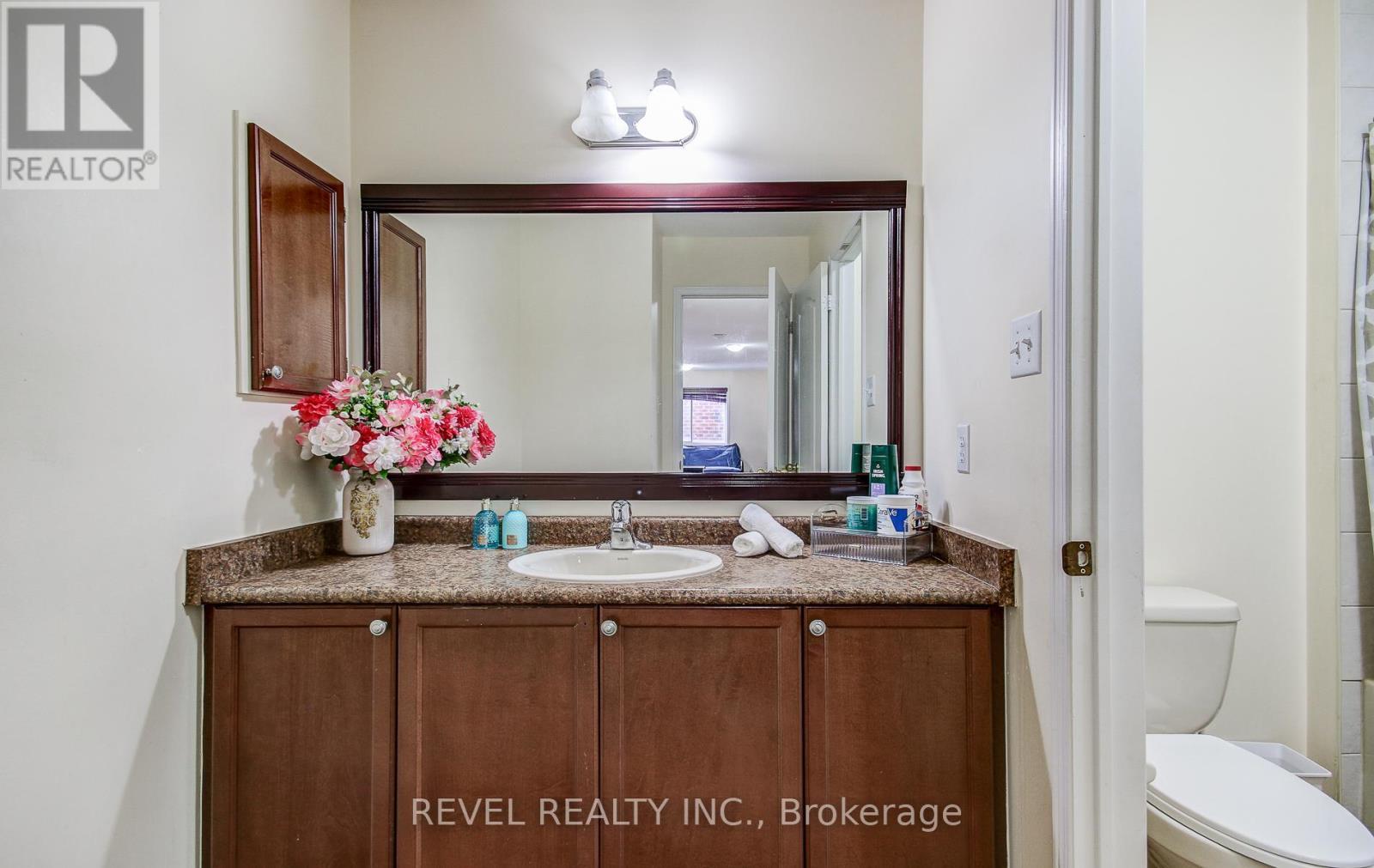 5 Treegrove Crescent, Brampton, ON - Indoor Photo Showing Bathroom