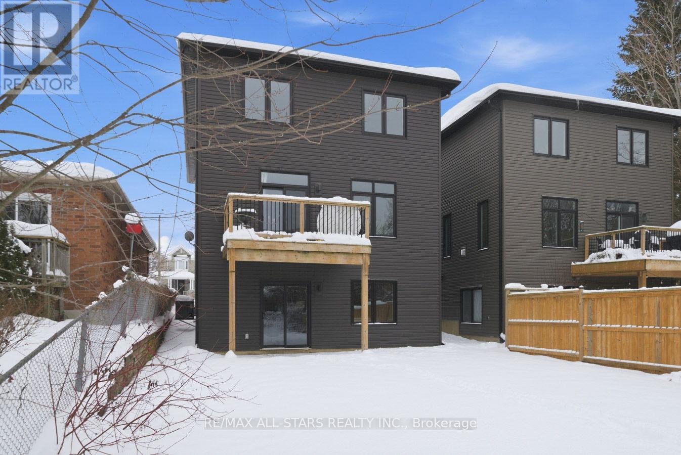 579 Victoria Street, Scugog (Port Perry), ON - Outdoor With Exterior