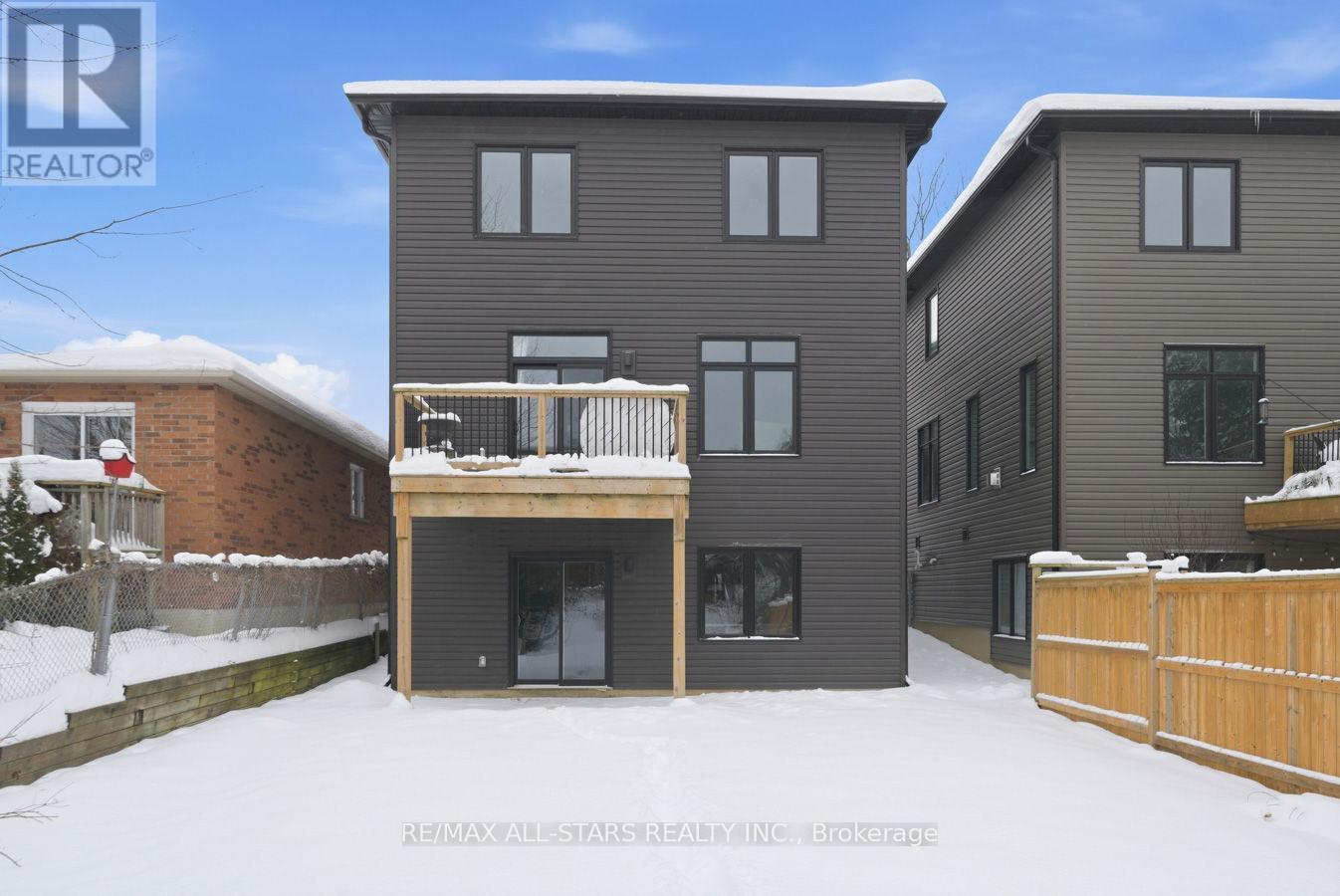 579 Victoria Street, Scugog (Port Perry), ON - Outdoor With Exterior