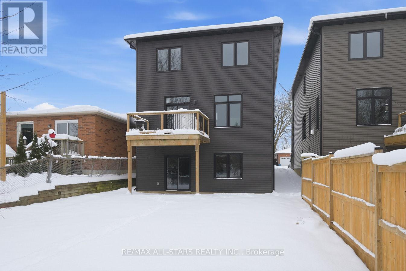 579 Victoria Street, Scugog (Port Perry), ON - Outdoor With Exterior