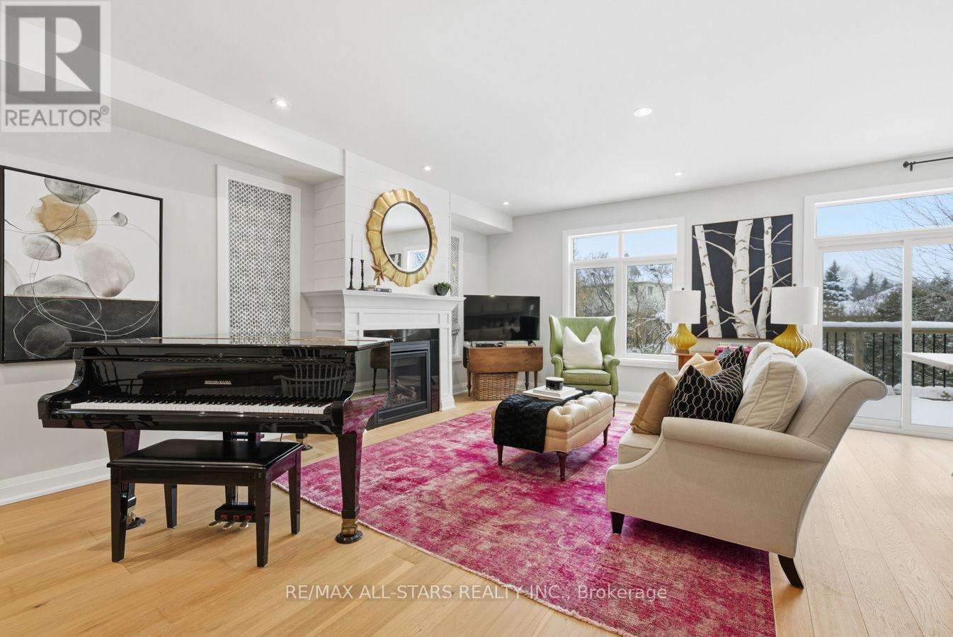 579 Victoria Street, Scugog (Port Perry), ON - Indoor Photo Showing Living Room With Fireplace