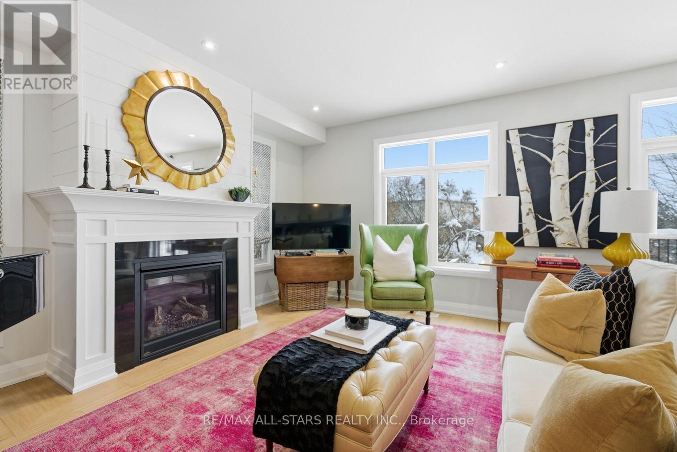 579 Victoria Street, Scugog (Port Perry), ON - Indoor Photo Showing Living Room With Fireplace