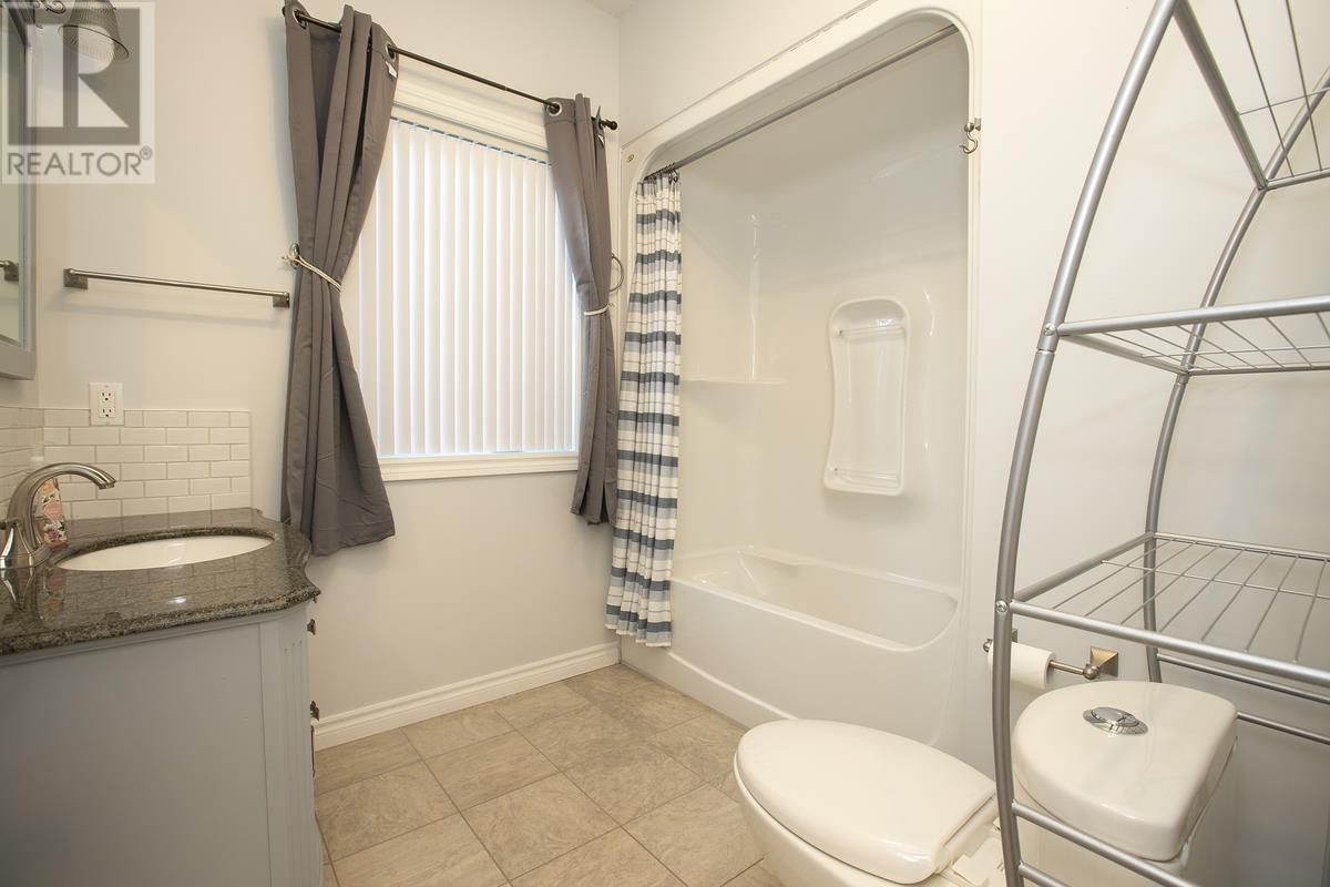 481 Lake St, Sault Ste. Marie, ON - Indoor Photo Showing Bathroom