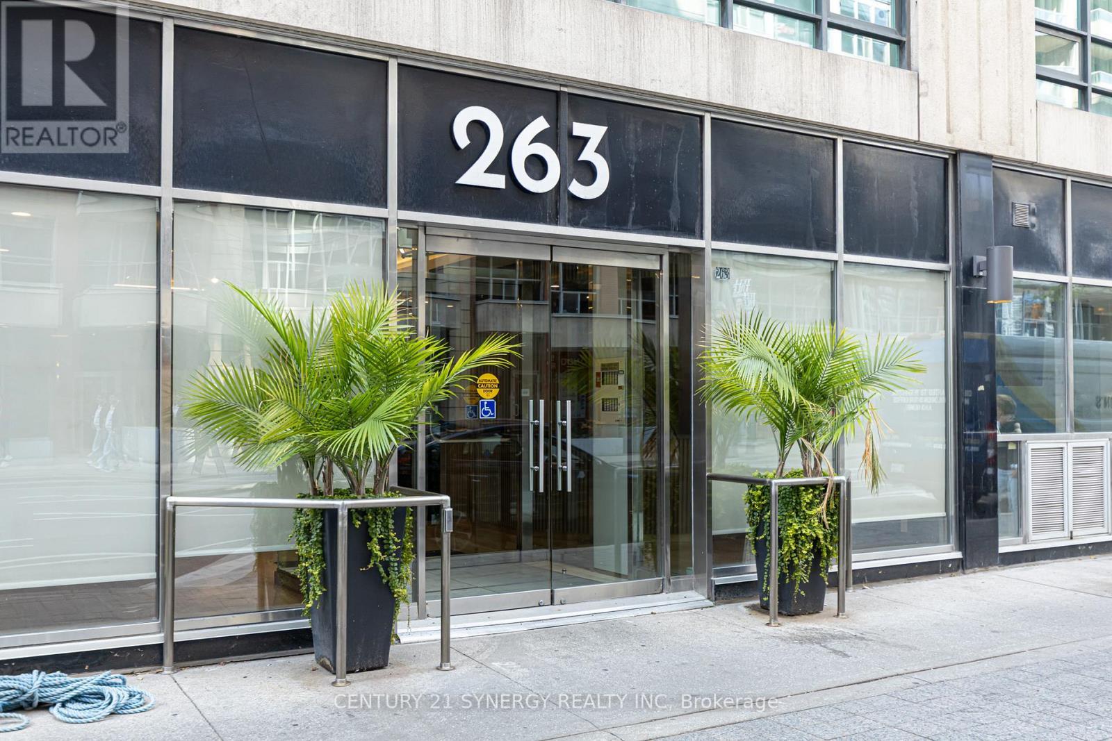 306 - 263 Wellington Street W, Toronto (Waterfront Communities), ON - Outdoor