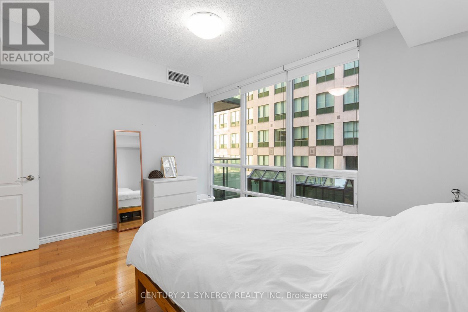 306 - 263 Wellington Street W, Toronto (Waterfront Communities), ON - Indoor Photo Showing Bedroom