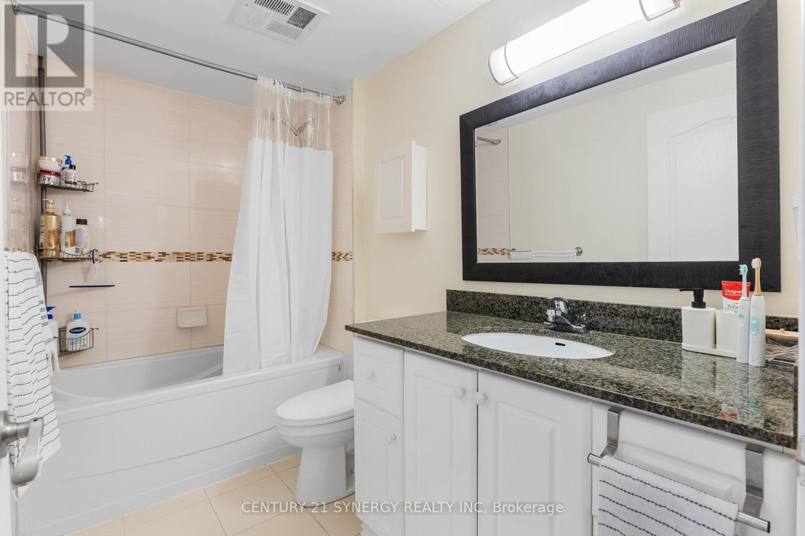 306 - 263 Wellington Street W, Toronto (Waterfront Communities), ON - Indoor Photo Showing Bathroom