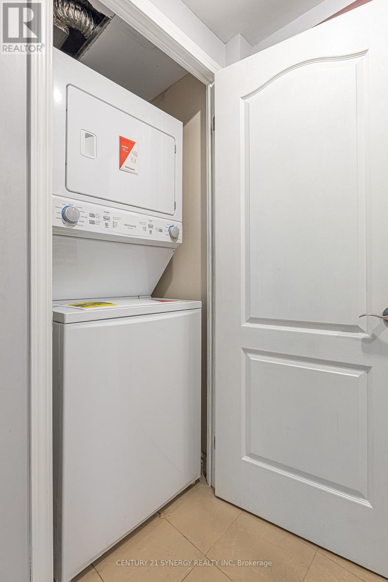 306 - 263 Wellington Street W, Toronto (Waterfront Communities), ON - Indoor Photo Showing Laundry Room