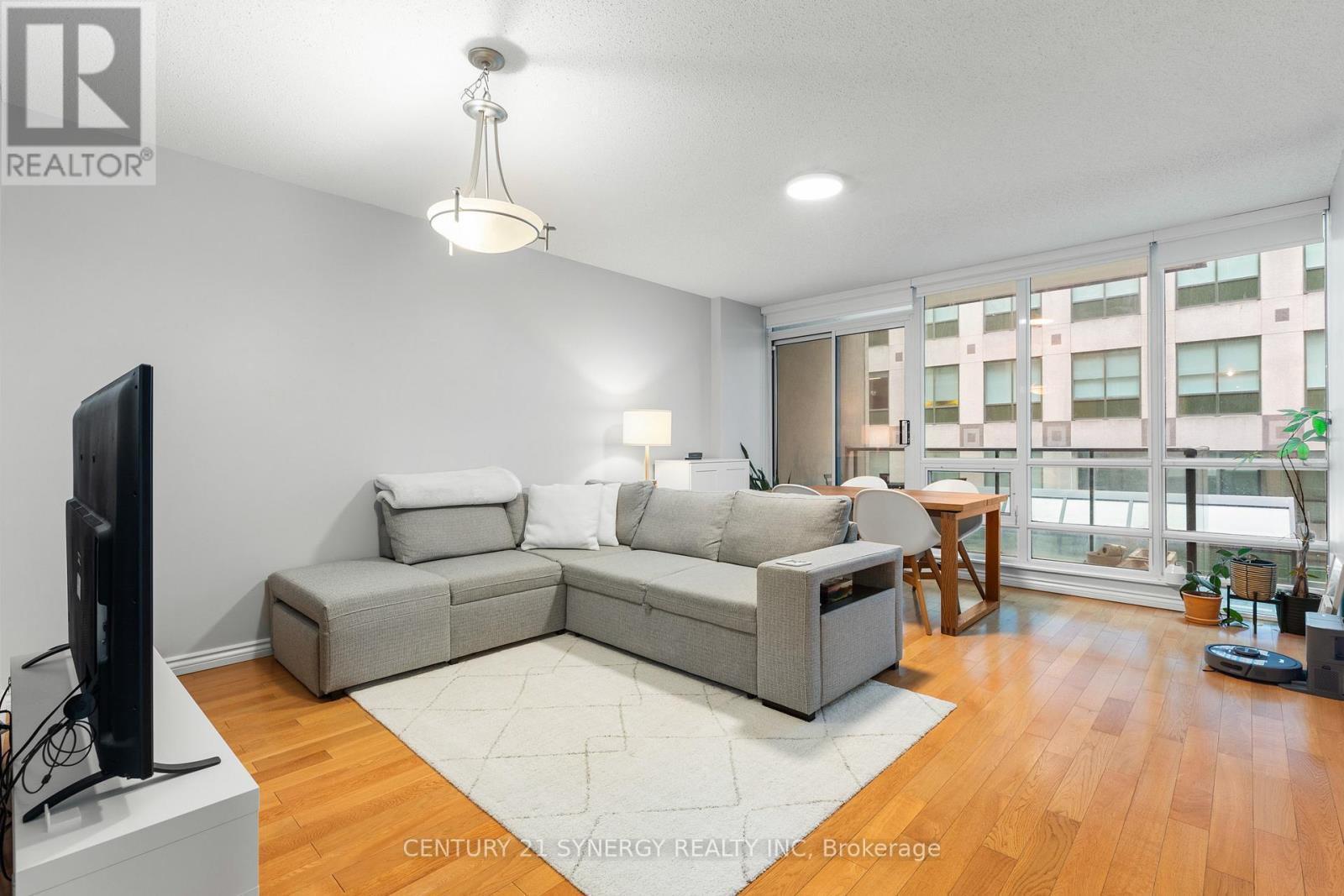 306 - 263 Wellington Street W, Toronto (Waterfront Communities), ON - Indoor Photo Showing Living Room