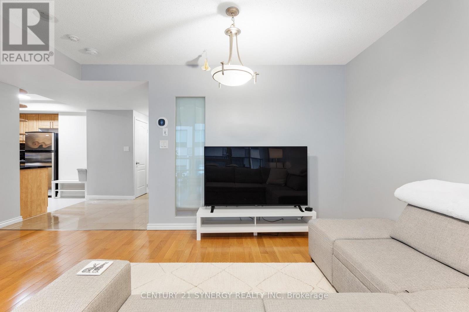306 - 263 Wellington Street W, Toronto (Waterfront Communities), ON - Indoor Photo Showing Living Room