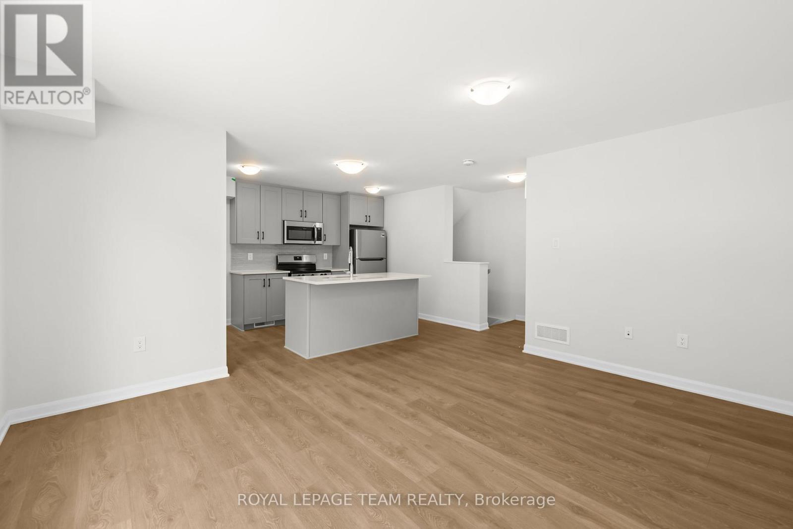 1108 Creekway Private, Ottawa, ON - Indoor Photo Showing Kitchen