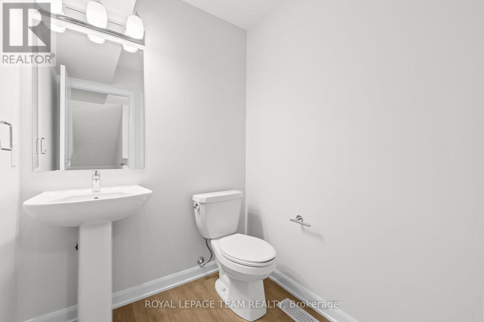 1108 Creekway Private, Ottawa, ON - Indoor Photo Showing Bathroom