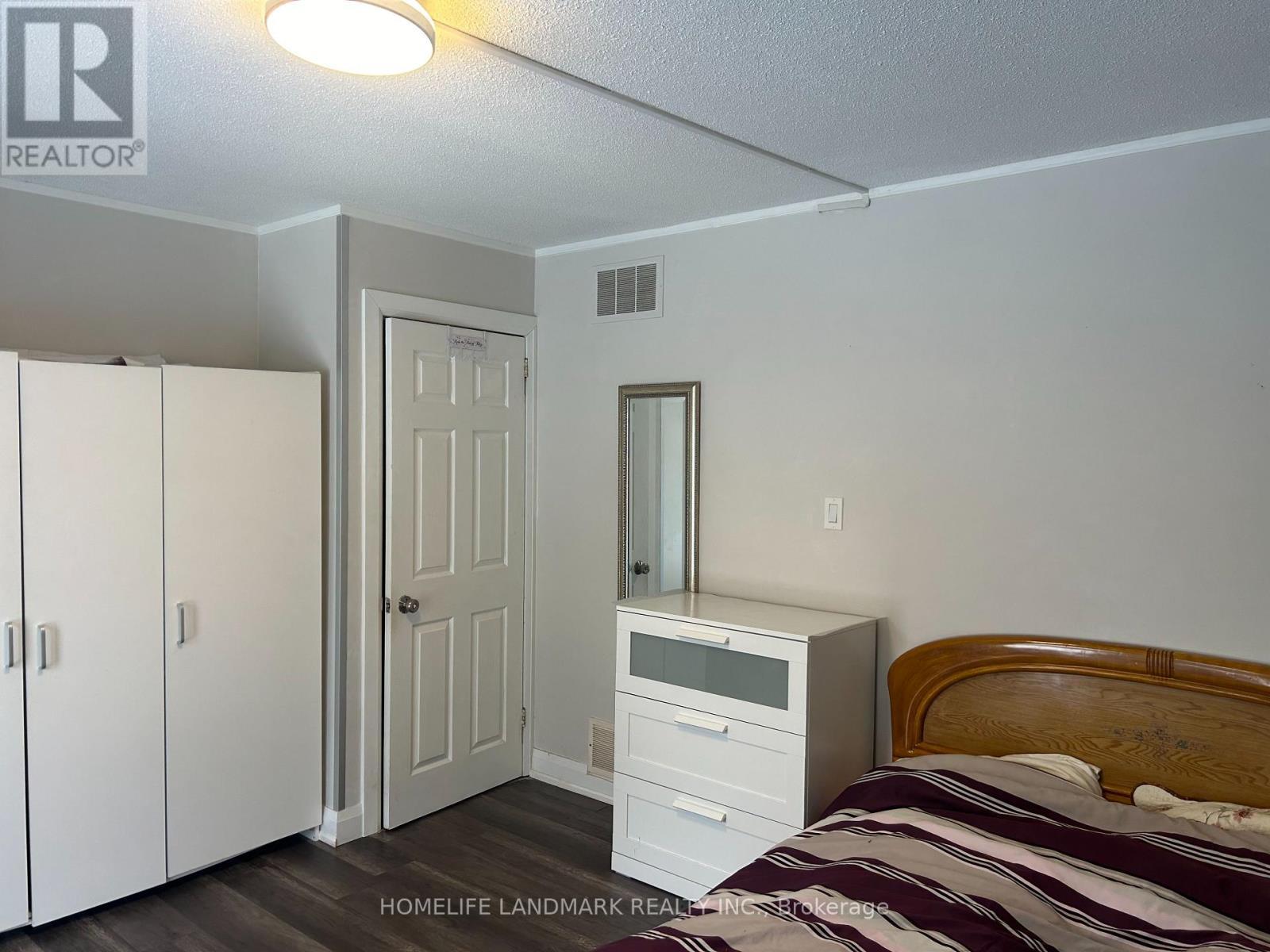 102 - 67 Abitibi Avenue, Toronto, ON - Indoor Photo Showing Bedroom