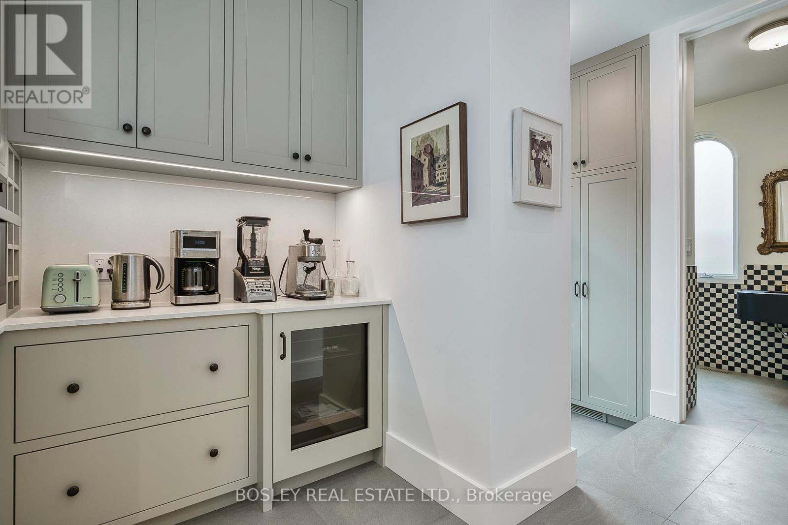 34 Beaconsfield Avenue, Toronto, ON - Indoor Photo Showing Other Room