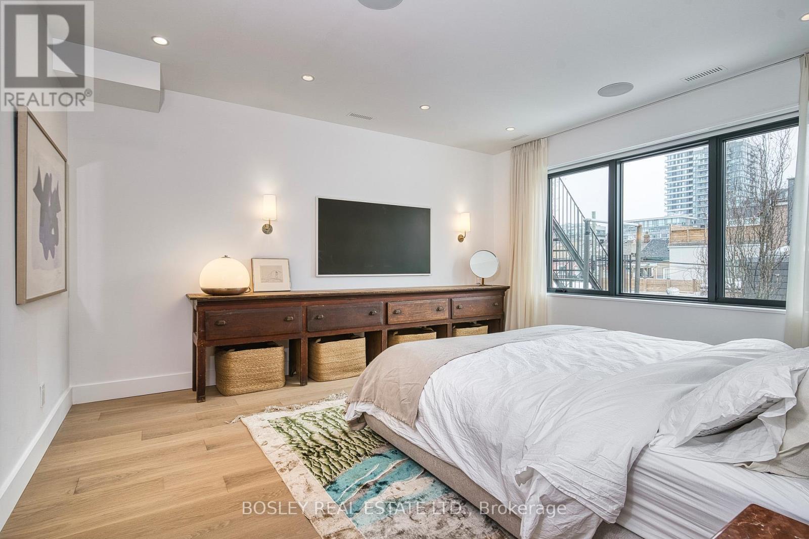 34 Beaconsfield Avenue, Toronto, ON - Indoor Photo Showing Bedroom