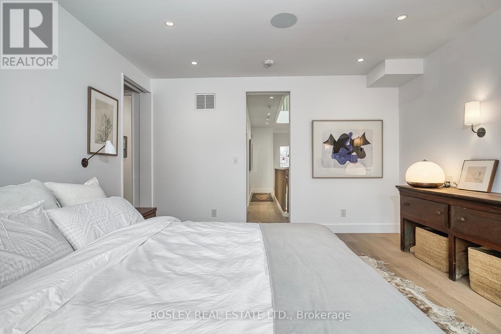 34 Beaconsfield Avenue, Toronto, ON - Indoor Photo Showing Bedroom