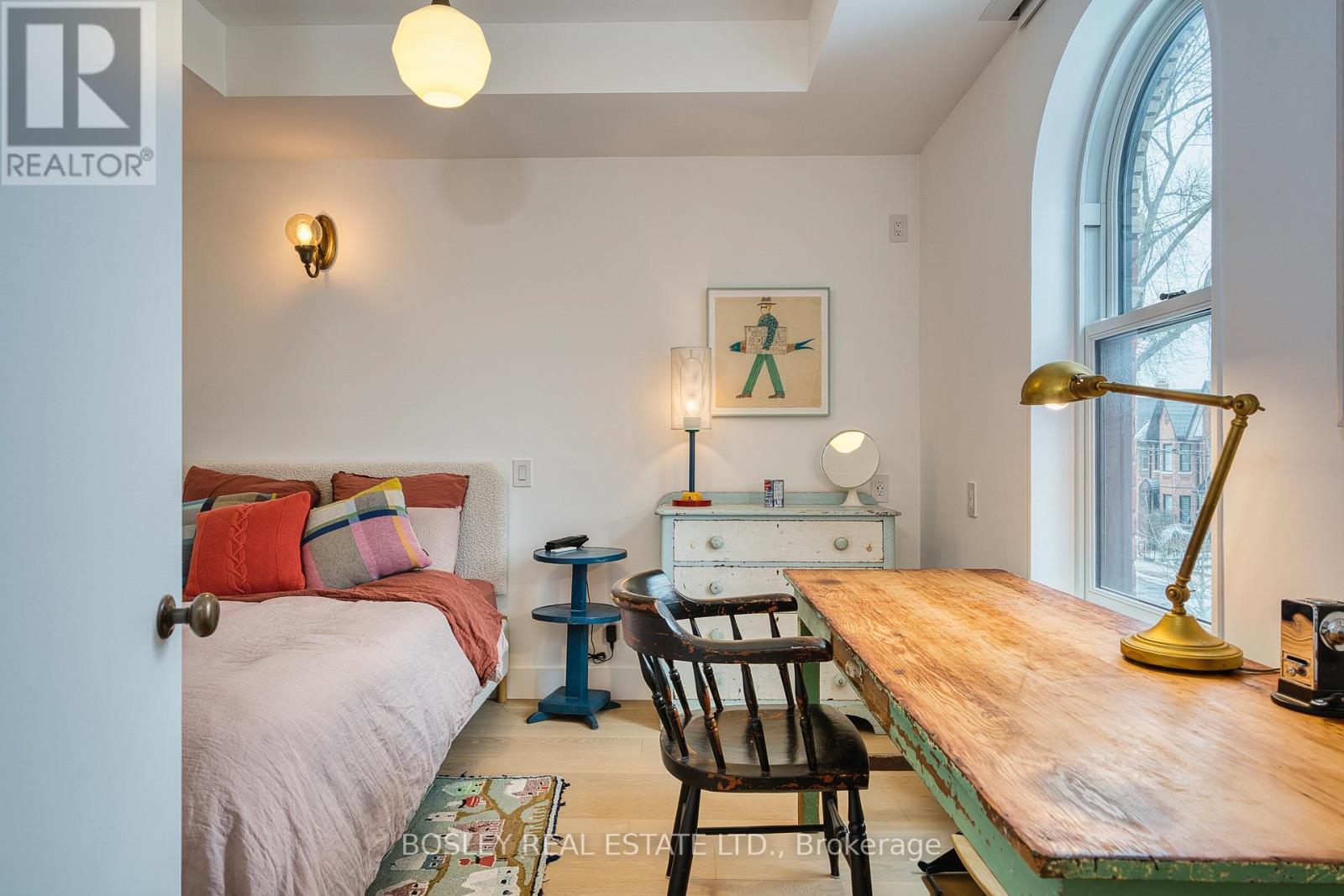 34 Beaconsfield Avenue, Toronto, ON - Indoor Photo Showing Bedroom