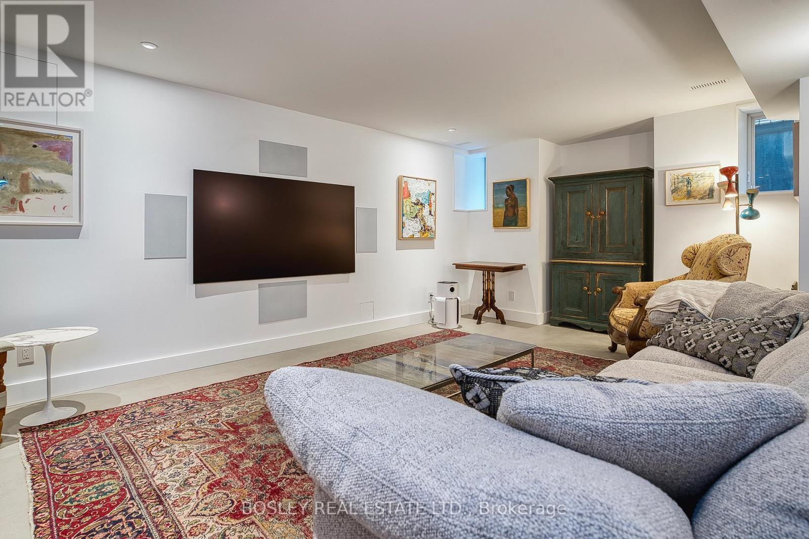 34 Beaconsfield Avenue, Toronto, ON - Indoor Photo Showing Living Room