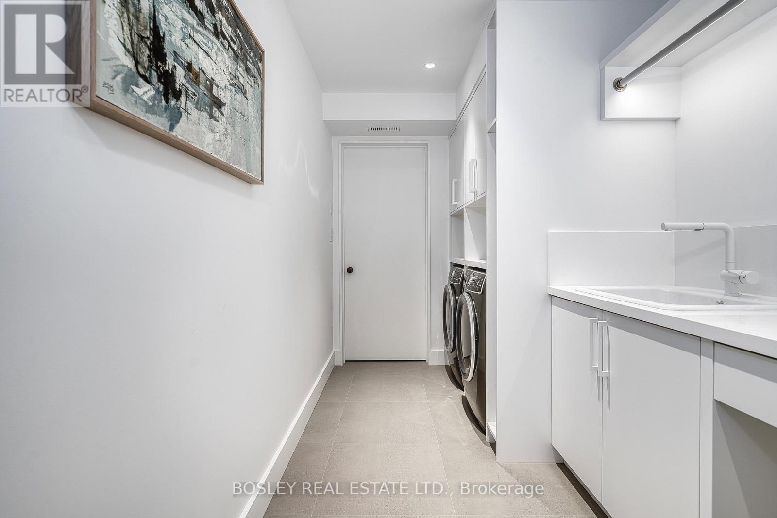 34 Beaconsfield Avenue, Toronto, ON - Indoor Photo Showing Laundry Room