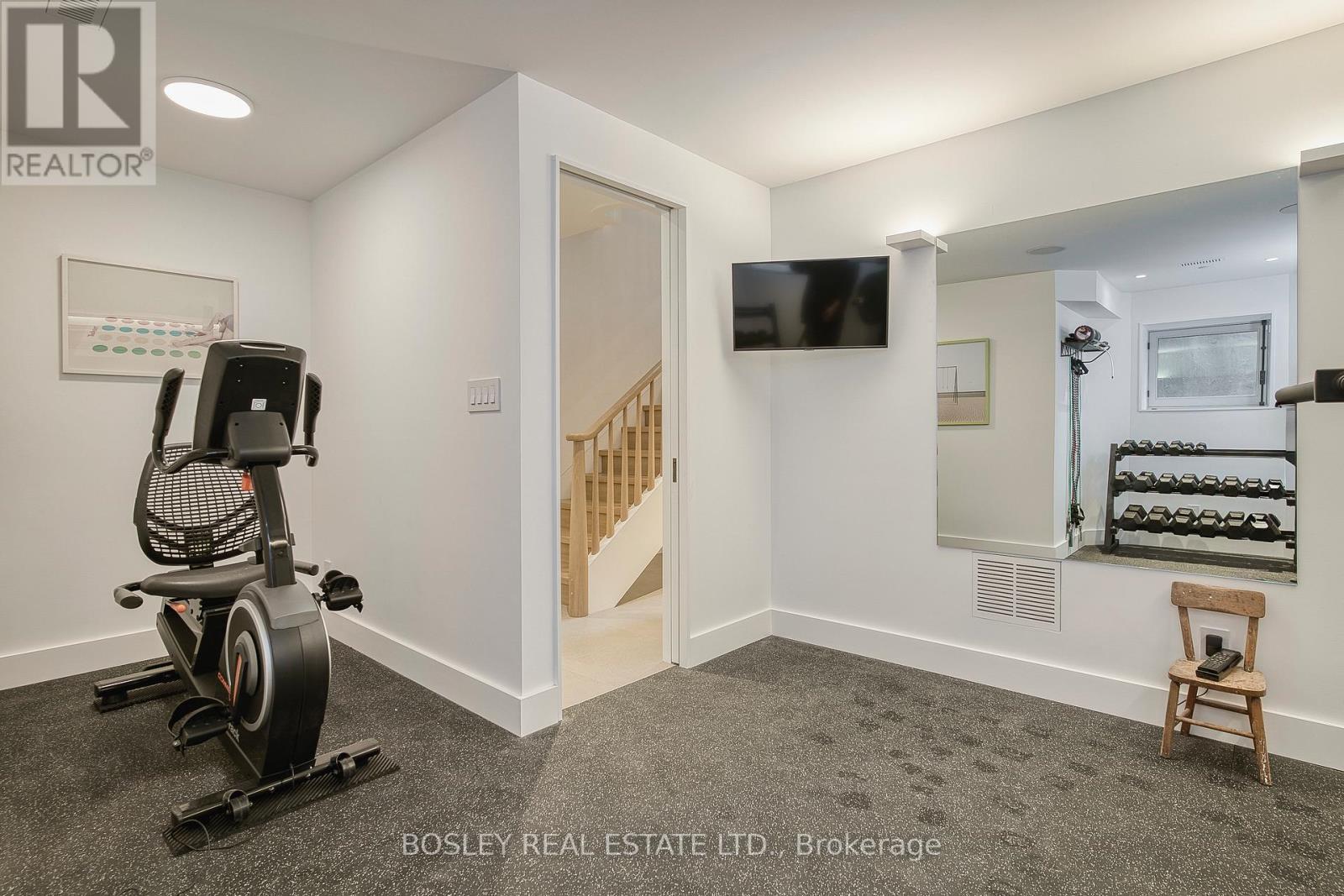 34 Beaconsfield Avenue, Toronto, ON - Indoor Photo Showing Gym Room
