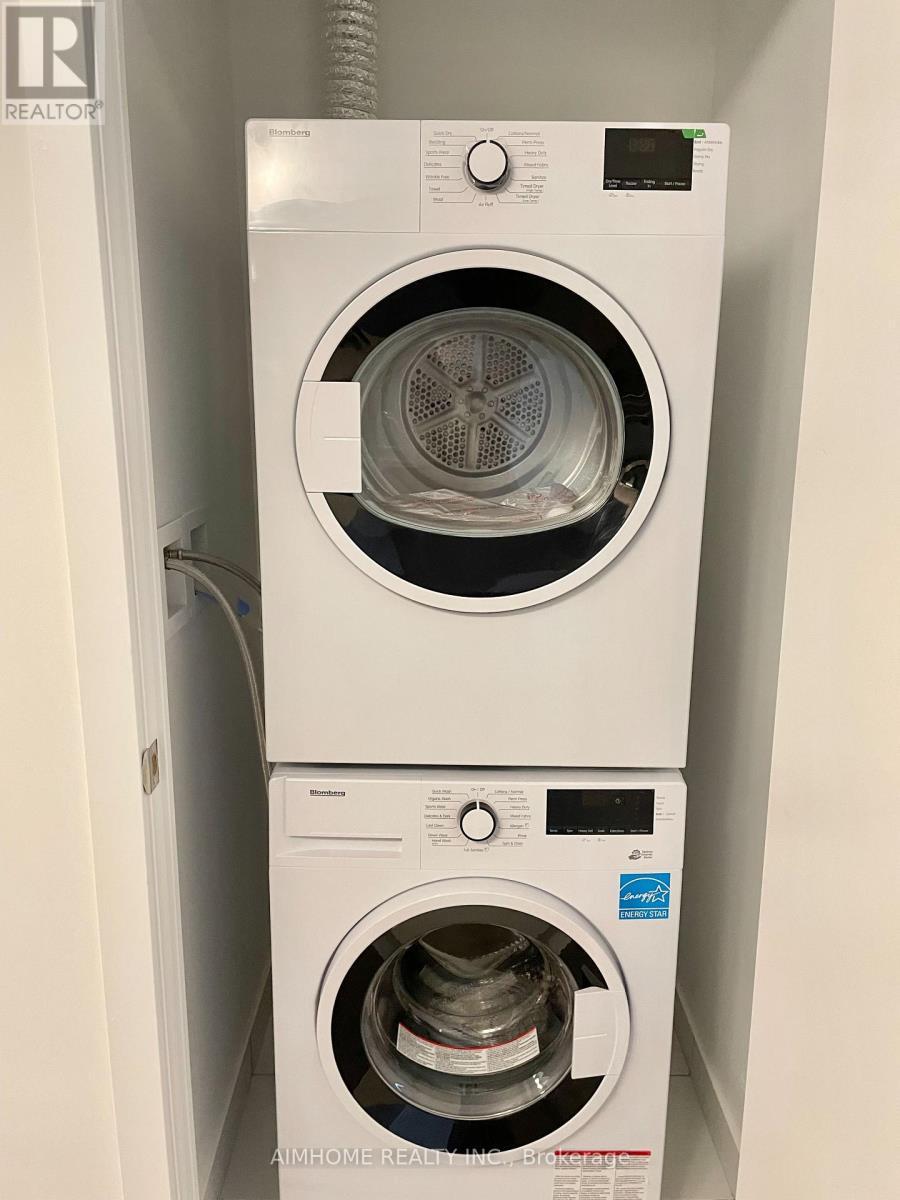 2901 - 32 Forest Manor Road, Toronto, ON - Indoor Photo Showing Laundry Room