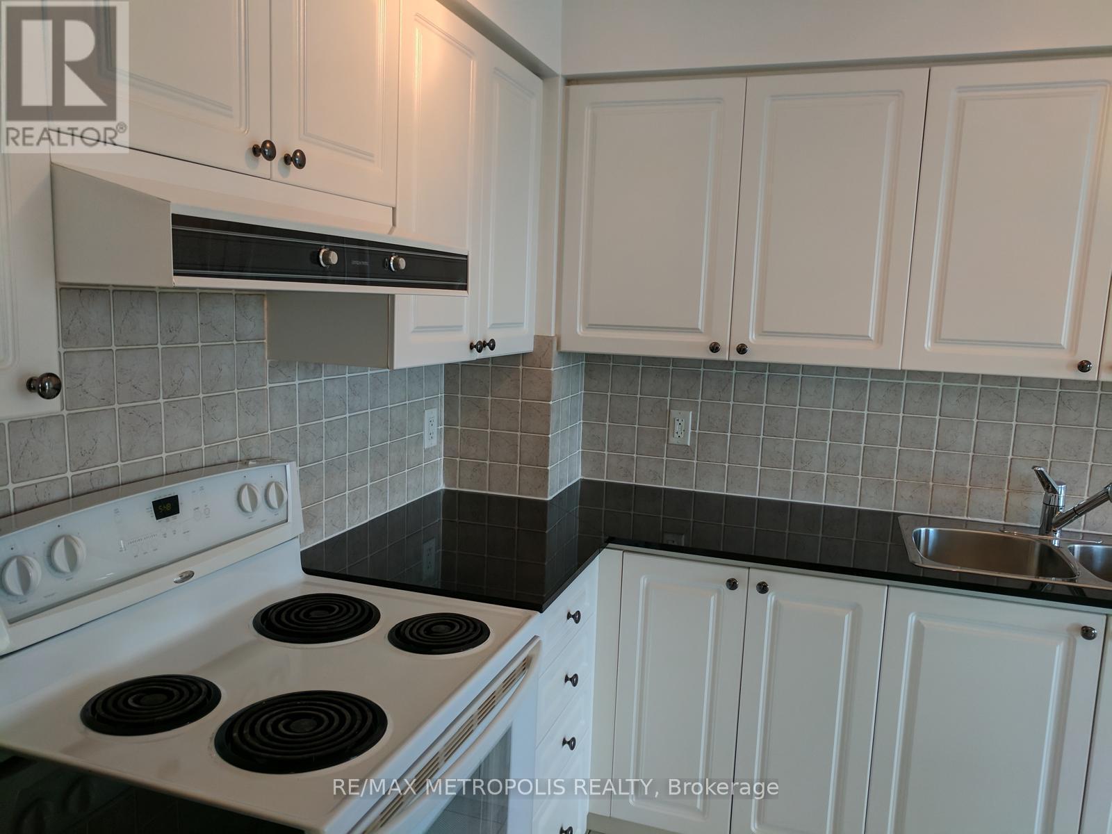 1715 - 83 Borough Drive, Toronto, ON - Indoor Photo Showing Kitchen With Double Sink
