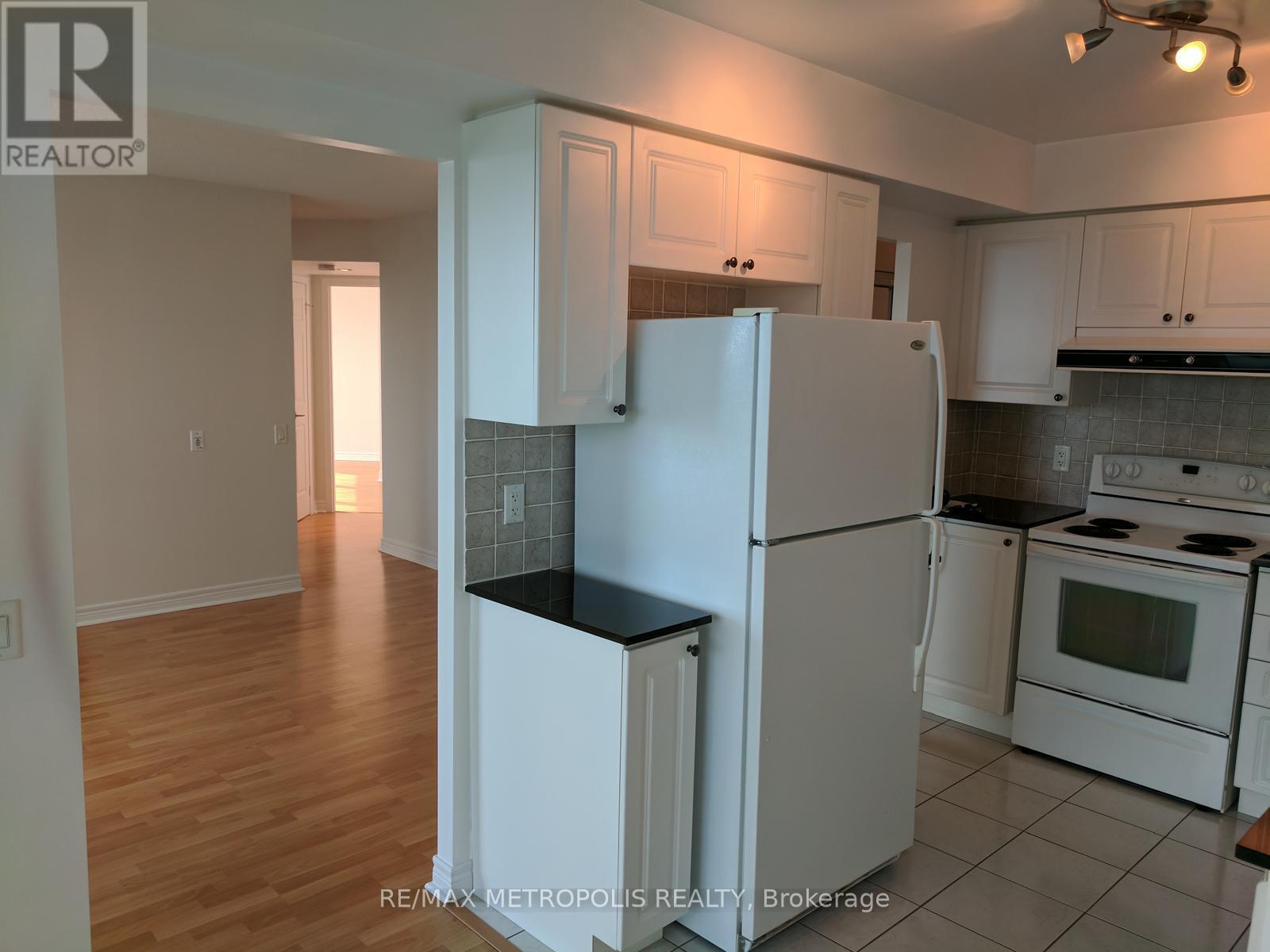 1715 - 83 Borough Drive, Toronto, ON - Indoor Photo Showing Kitchen