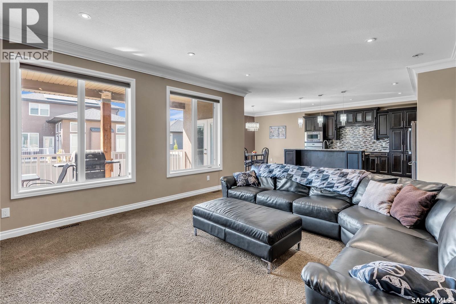 3969 Sandhill Crescent, Regina, SK - Indoor Photo Showing Living Room
