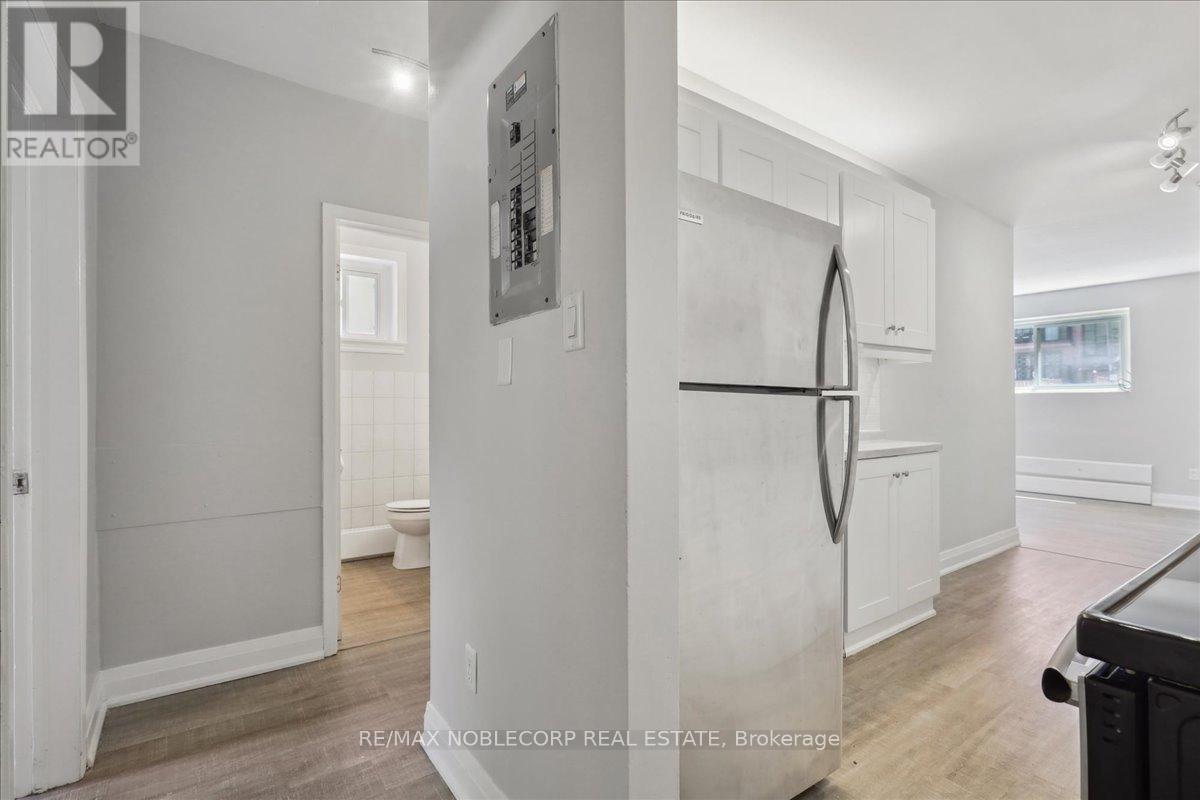 2 - 362 Elgin Court, Oshawa, ON - Indoor Photo Showing Other Room