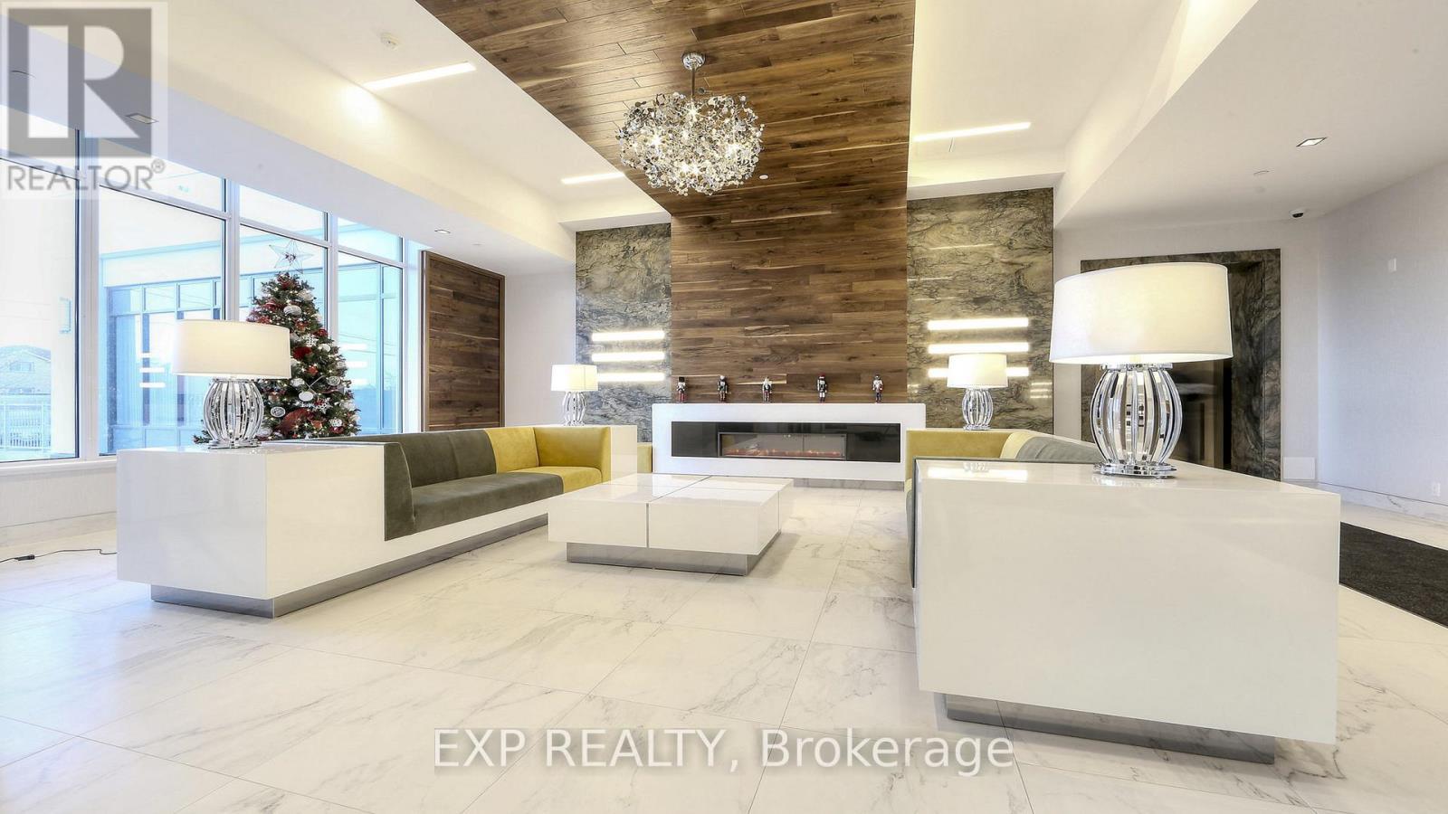 1117 - 7900 Bathurst Street, Vaughan, ON - Indoor With Fireplace