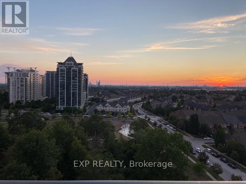 1117 - 7900 Bathurst Street, Vaughan, ON - Outdoor With View