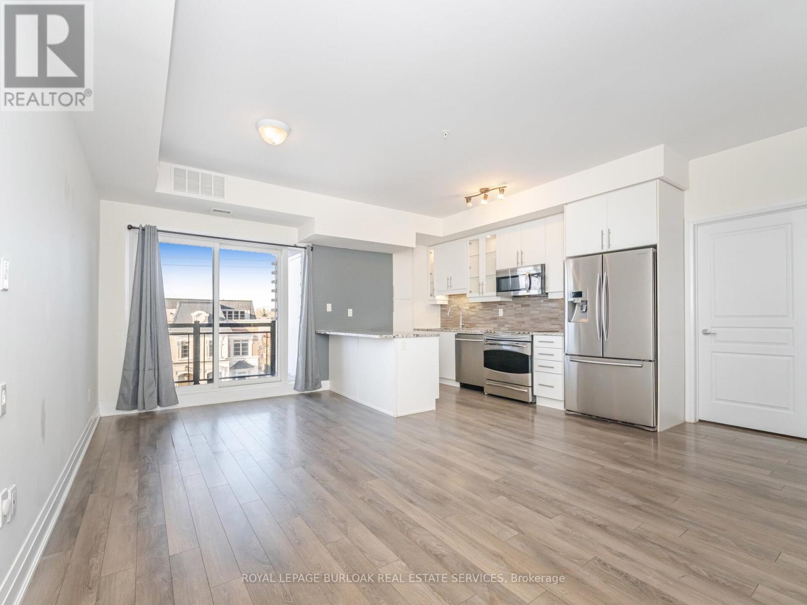 418 - 128 Garden Drive, Oakville, ON - Indoor Photo Showing Kitchen