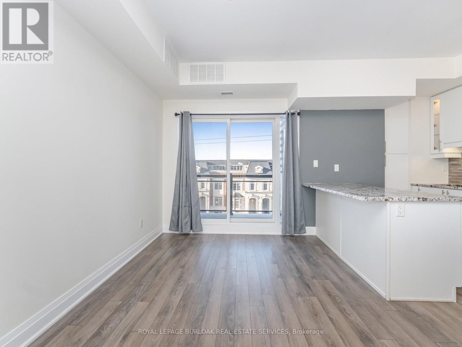 418 - 128 Garden Drive, Oakville, ON - Indoor