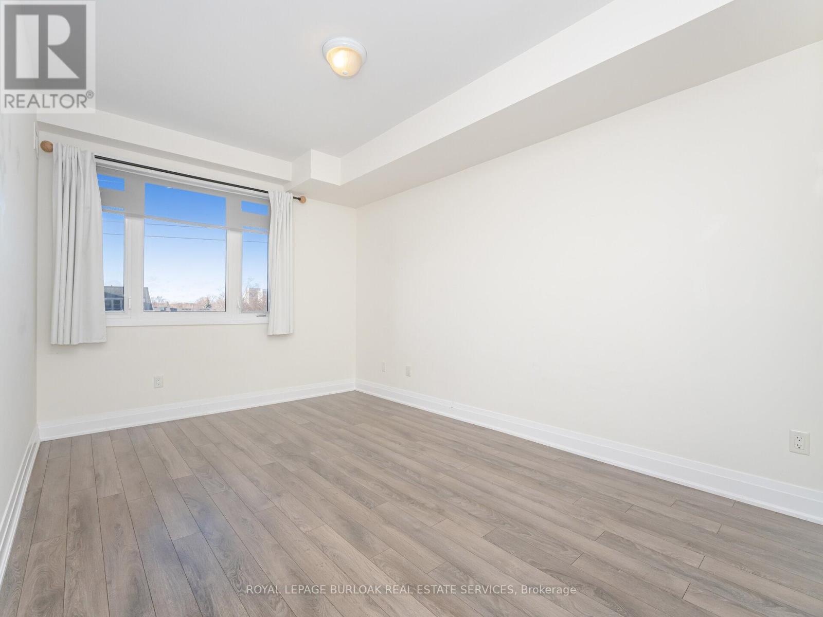 418 - 128 Garden Drive, Oakville, ON - Indoor Photo Showing Other Room