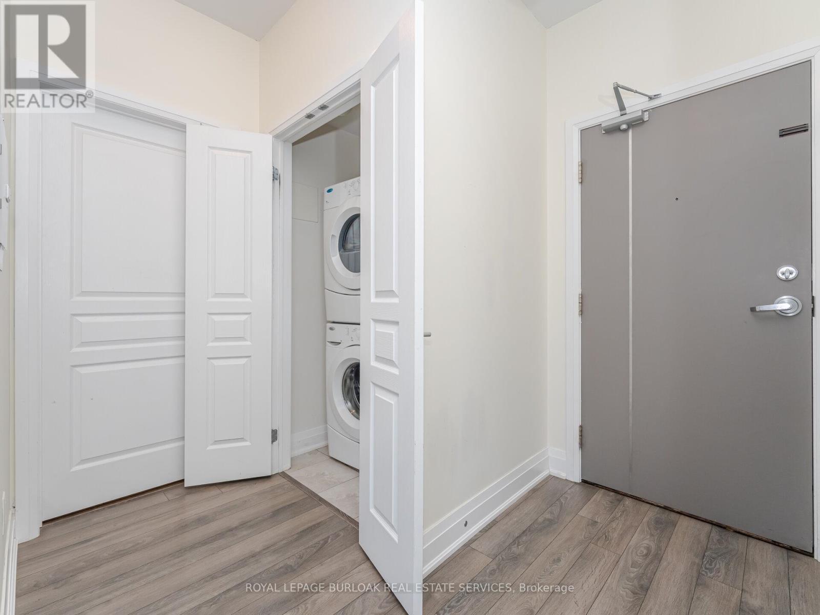 418 - 128 Garden Drive, Oakville, ON - Indoor Photo Showing Laundry Room