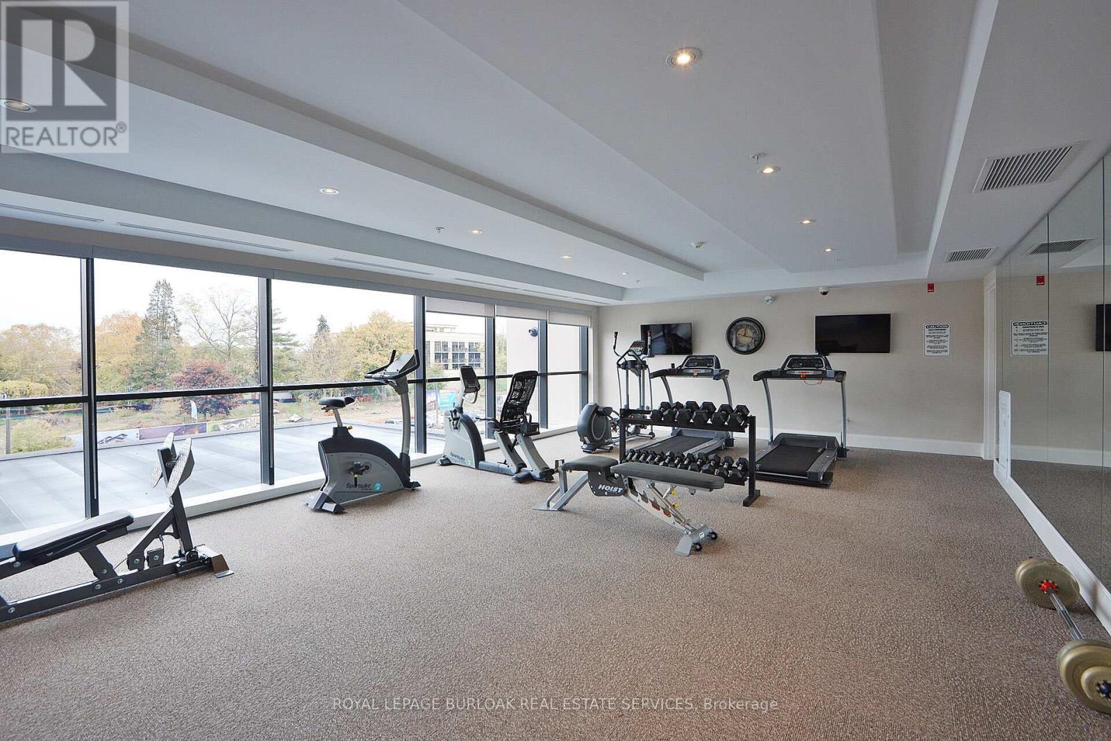 418 - 128 Garden Drive, Oakville, ON - Indoor Photo Showing Gym Room