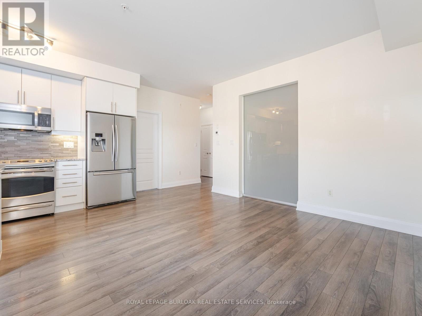 418 - 128 Garden Drive, Oakville, ON - Indoor Photo Showing Kitchen With Stainless Steel Kitchen